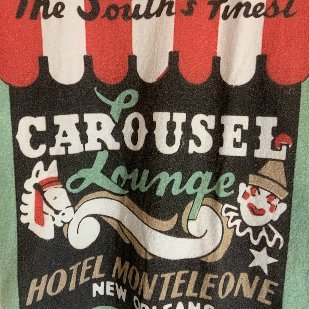 Carousel Lounge Ladies Large White Graphic Preowned T-Shirt